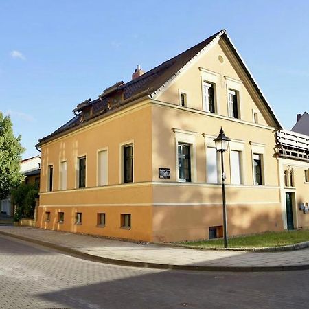 "Ferienwohnung Am Schloss" - Ferienwohnung Mit Blick Auf Das Barbyer Schloss, 5 Gehminuten Bis Zur Elbe Zewnętrze zdjęcie