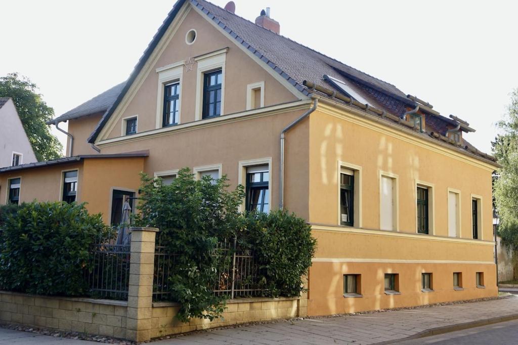 "Ferienwohnung Am Schloss" - Ferienwohnung Mit Blick Auf Das Barbyer Schloss, 5 Gehminuten Bis Zur Elbe Zewnętrze zdjęcie